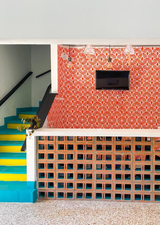 Baku Laureles Hostel Medellín Extérieur photo